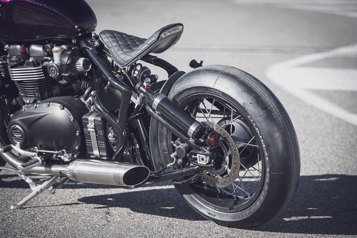 triumph-bobber-hold-on-go-fast-16-of-22