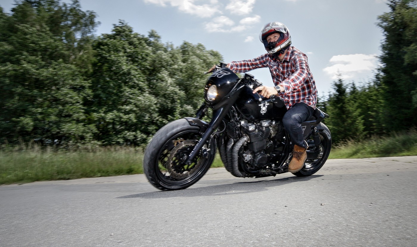 espiat-custom-xjr-daniel-schuh-dragster-cafe-racer-14
